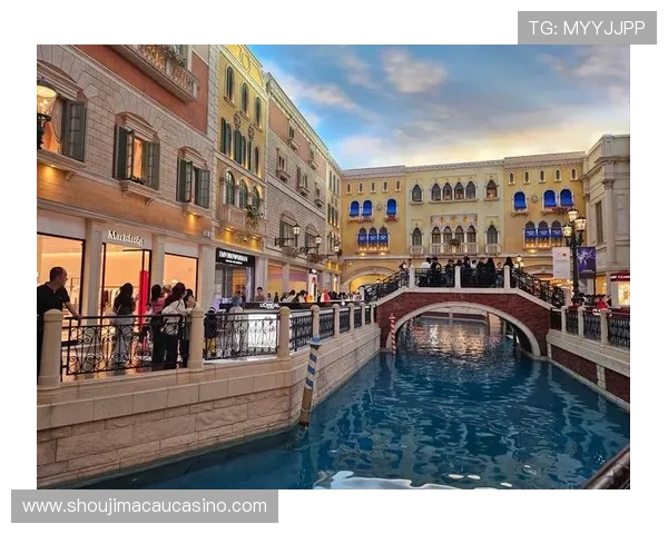 威尼斯真人体验：深度参与威尼斯节庆活动让你身临其境感受水上盛会的热烈氛围